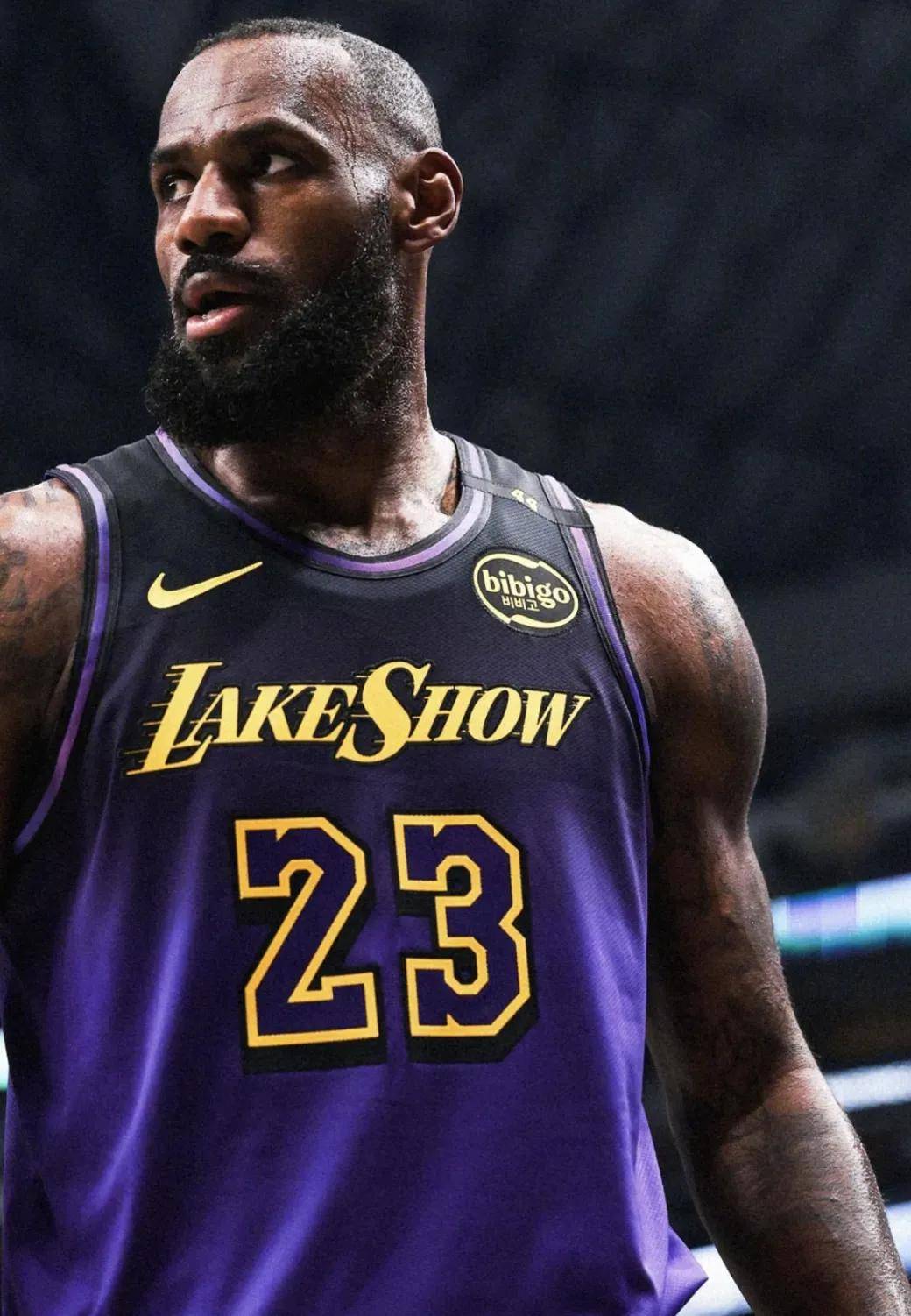 关键先生！高诗岩4中2得到8分5板8助&关键时刻拯救球队