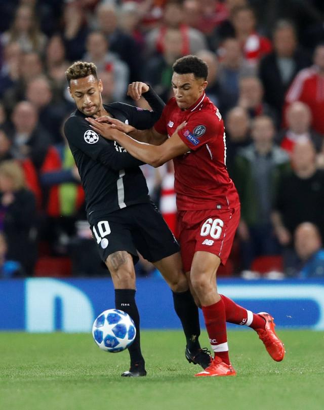 西媒：泰勒-斯威夫特成巴萨5月份国家德比球衣联名首选