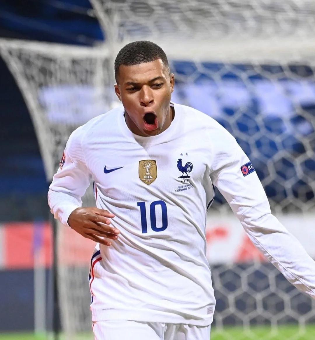 7球7助！亚马尔刷新青年球员欧冠制造进球纪录，超越姆巴佩