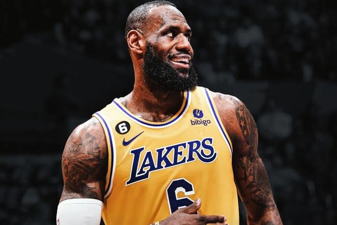 王建民在 2007 年对阵西雅图水手时差点达成完全比赛，仅在九局下被敲安打