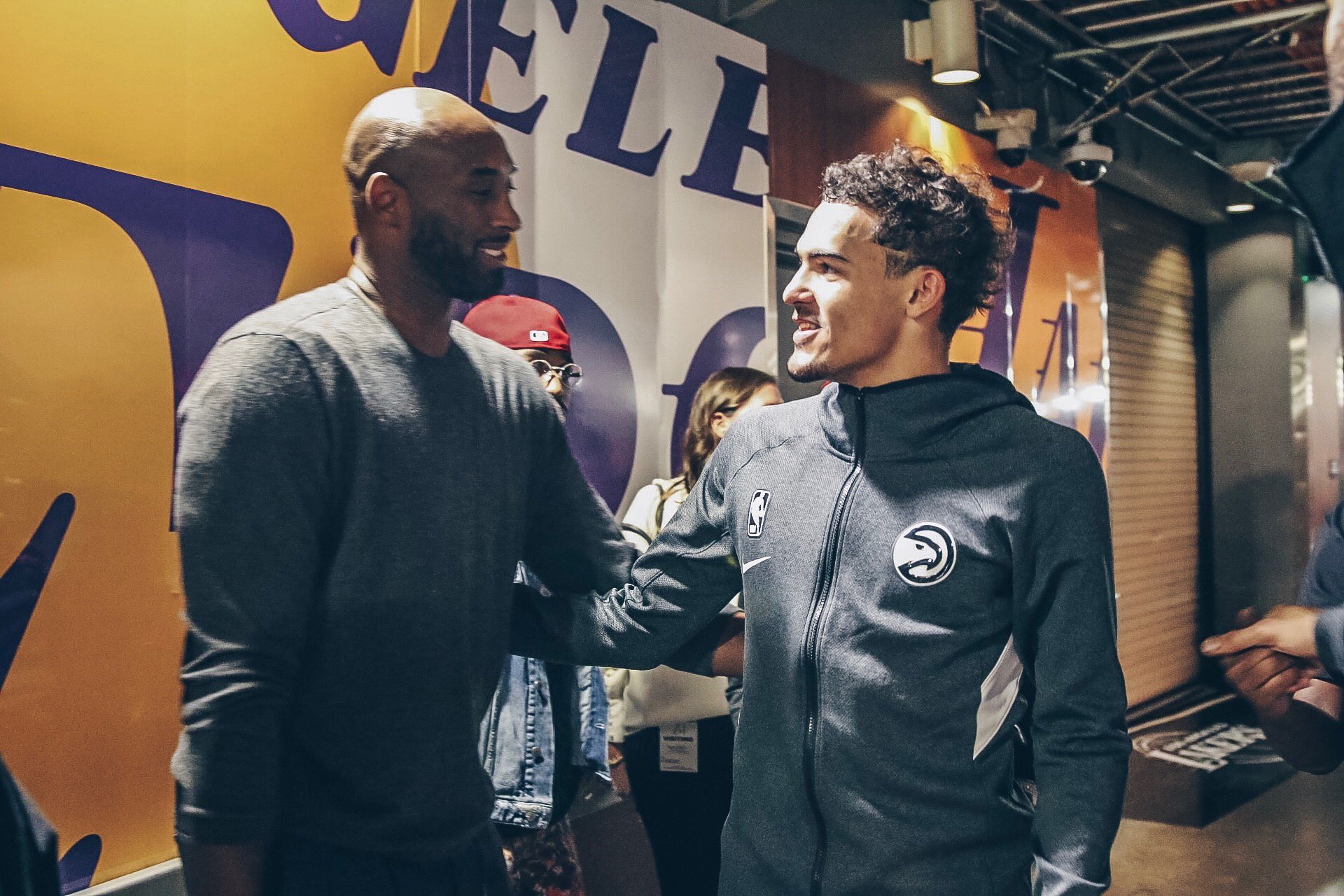 恩德里克：压力？你跟我谈压力，但我要提醒你我在巴西踢过球，那里的压力才叫大。视频播放量根本不重要，我过的是自己的生活。 来源：Madrid Zone