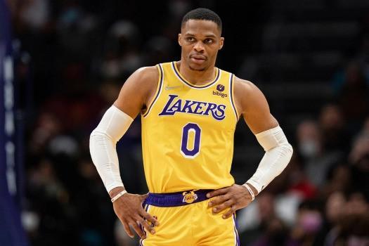 🚨 去年夏天，曼联对鲁本·阿莫里姆的追求如此坚决，甚至准备以4000万英镑的价格出售科比·梅诺。